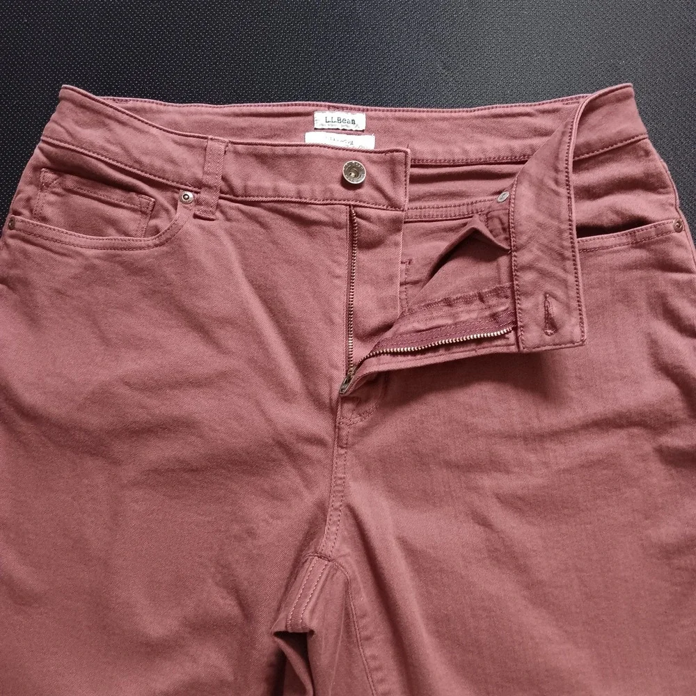 LL Bean EUC Straight Leg Jeans Women's Stretch Size 12 Reg Wine Classic Fit